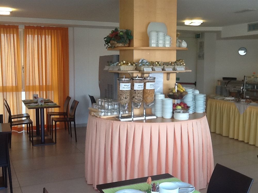 Hotel Pasha Lignano Sabbiadoro Zewnętrze zdjęcie