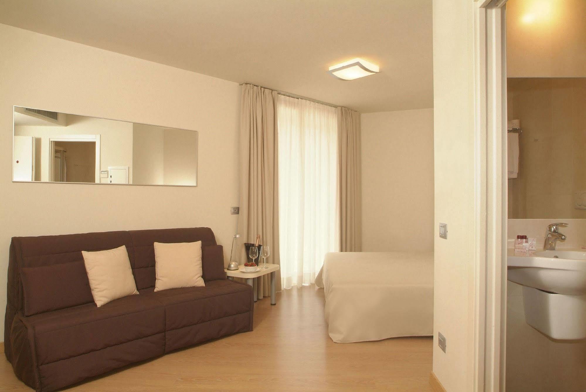 Hotel Pasha Lignano Sabbiadoro Zewnętrze zdjęcie