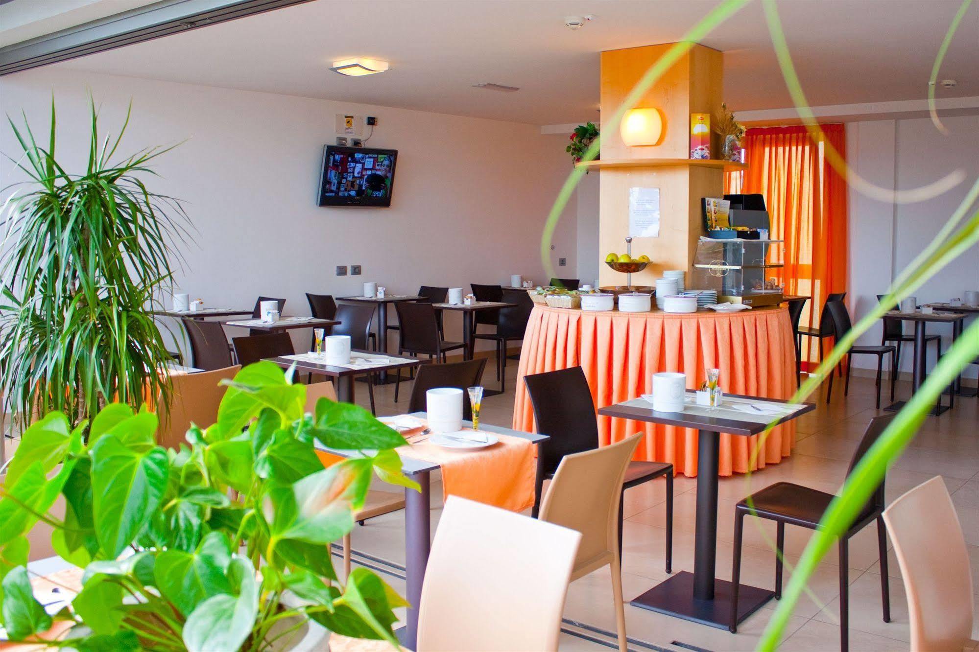 Hotel Pasha Lignano Sabbiadoro Zewnętrze zdjęcie
