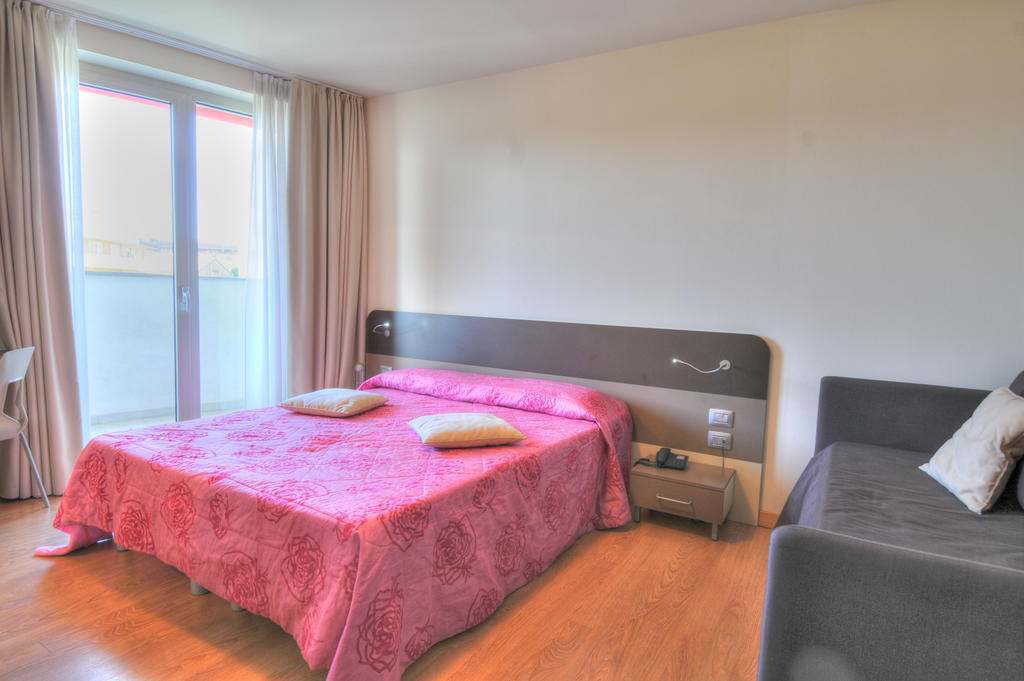 Hotel Pasha Lignano Sabbiadoro Zewnętrze zdjęcie